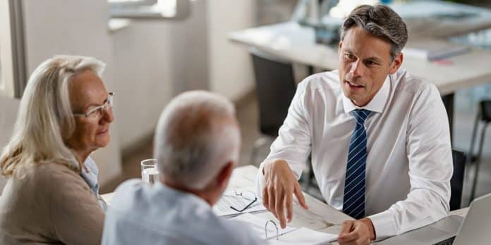 Employee Benefits Brokers in Canada. A Guide for Businesses